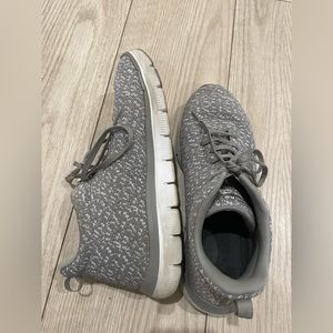 Grey comfortable urban SKECHERS boots size 10